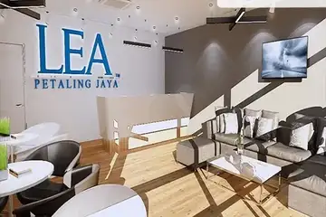 مكتب الاستقبال وصالة الانتظار الحديثة في معهد LEA بماليزيا فرع بيتالينغ جايا