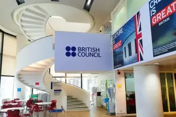 المعهد البريطاني في ماليزيا (British Council Malaysia) من الداخل مع قاعات الدراسة ومرافق تعليم اللغة الإنجليزية للطلاب الدوليين