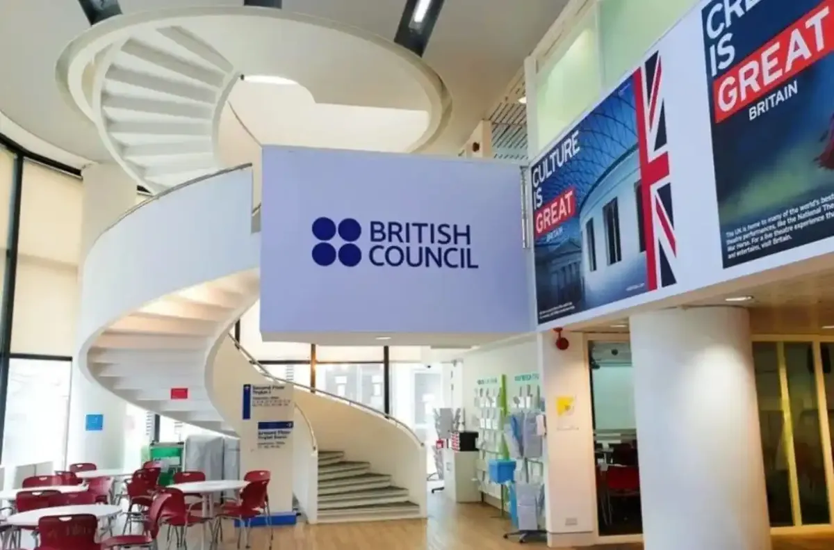 المعهد البريطاني في ماليزيا (British Council Malaysia) من الداخل مع قاعات الدراسة ومرافق تعليم اللغة الإنجليزية للطلاب الدوليين