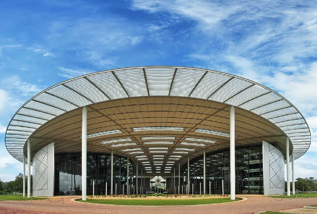 شعار جامعة بتروناس UTP (جامعة يو تي بي) 2026 – دليل الدراسة والتخصصات للطلاب الدوليين