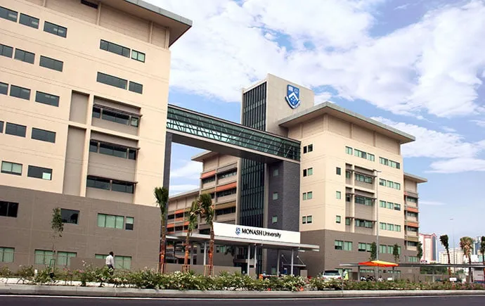 شروط القبول في جامعة موناش في ماليزيا MONASH 2026 للطلاب الدوليين – برامج البكالوريوس، الماجستير والدكتوراه مع متطلبات اللغة والأكاديمية.