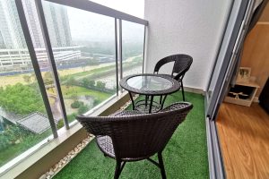 LD03OFBLXEF0YRJS-medium-scaled_2